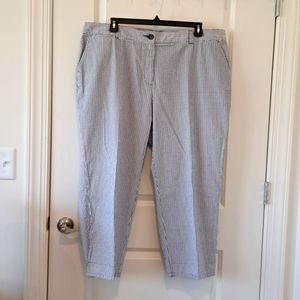 NWOT Crown and Ivy seersucker pants